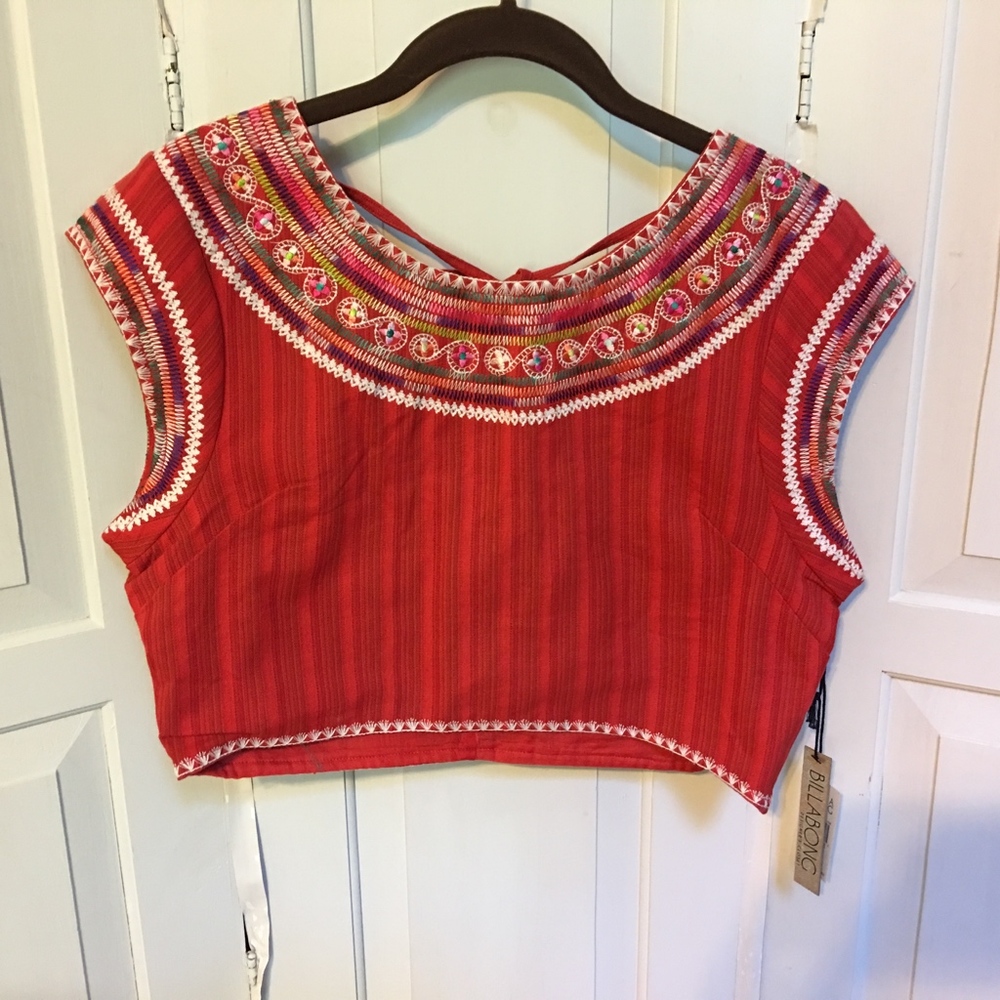⚡️4/$25SALE Billabong Designers Closet Cropped Top